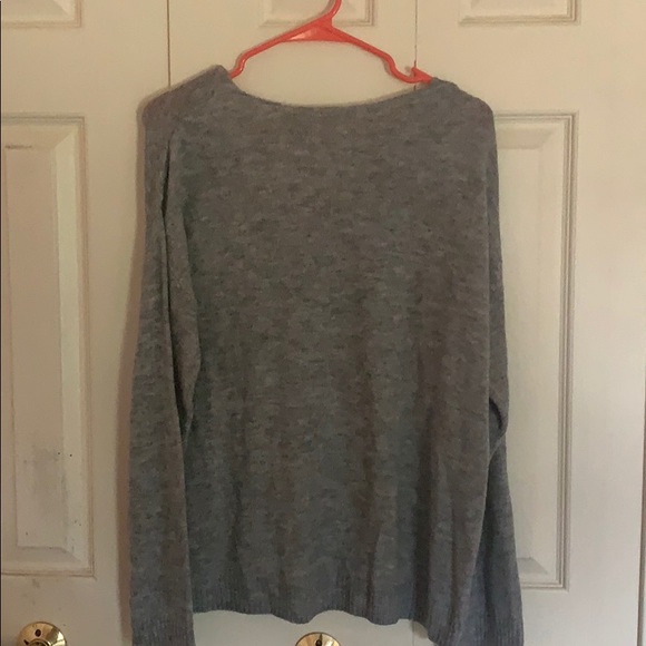 H&M V-neck sweater - Size M - Picture 2 of 2
